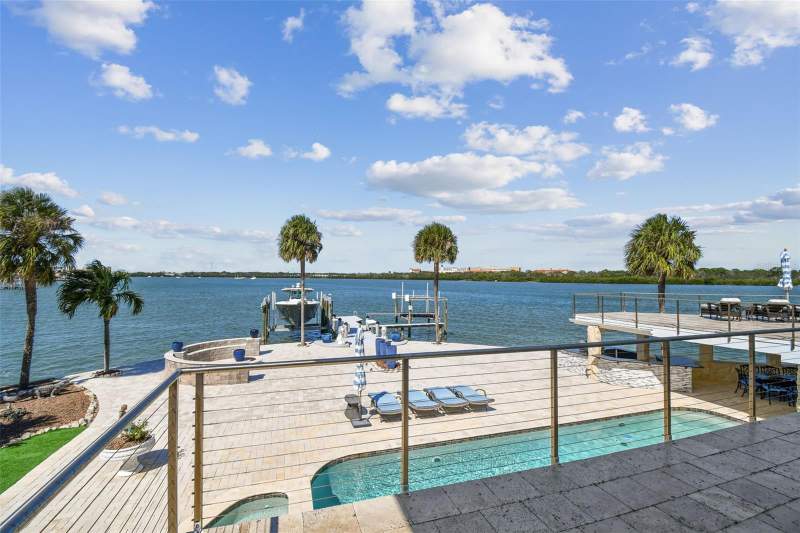 6 bedroom Single Family Residence at 582 Johns Pass Avenue, Crystal Island 2nd Add, Madeira Beach — photo 5