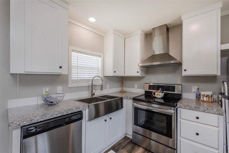 2 bedroom Manufactured Home at 8207 Charlin Parkway, Charlin Park Third Add, Orlando — photo 4