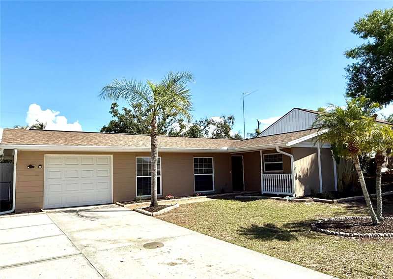 4 bedroom Single Family Residence at 3715 Sharondale Drive, Ridgewood Estates Add 06 Resub 01, Sarasota — photo 1