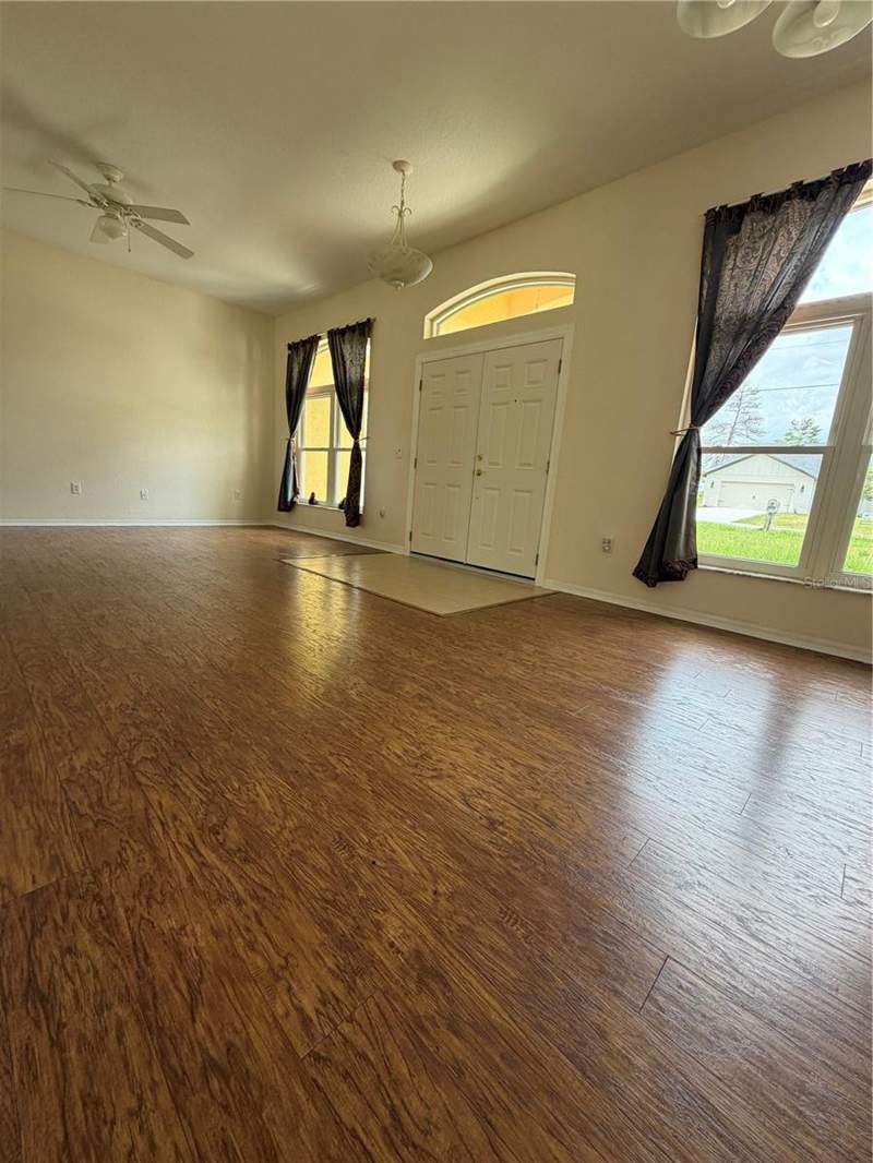 3 bedroom Single Family Residence at 18179 Maberly Road, Royal Highlands, Weeki Wachee — photo 4