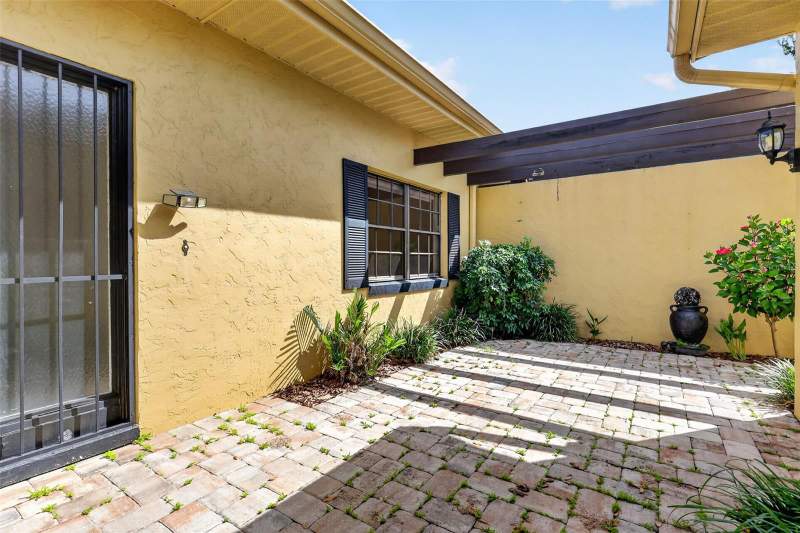 2 bedroom Condominium at 1111 Lakeshore Drive #C3, Fairoaks Condo, Eustis — photo 5