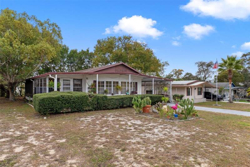 2 bedroom Manufactured Home at 12118 Fairway Avenue, High Point Mh Sub, Brooksville — photo 2