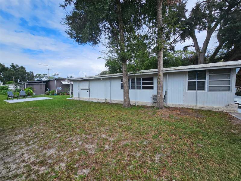 2 bedroom Mobile Home at 37433 Hammond Drive, Zephyrhills Colony, Zephyrhills — photo 5