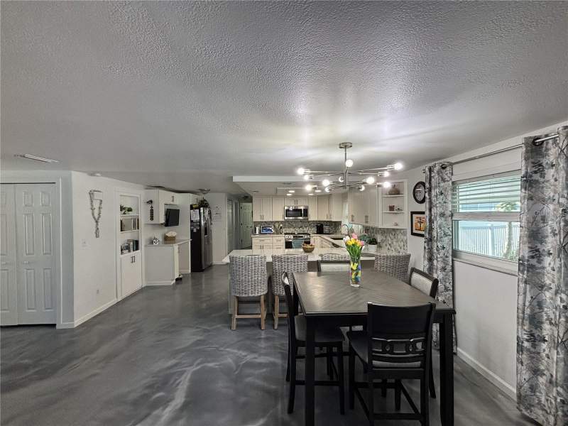 3 bedroom Single Family Residence at 1002 Silver Palm Way, Apollo Beach Unit 08 A Resubdi, Apollo Beach — photo 3