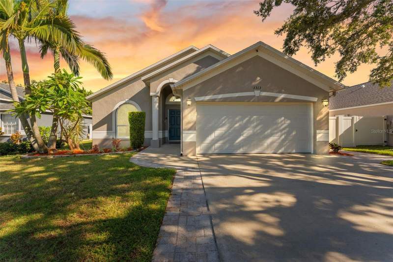 3 bedroom Single Family Residence at 3313 W Marcum Street, Crescent Park, Tampa — photo 2