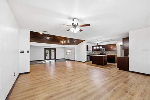 8009 Cardinal Drive, Tampa FL - photo 6 of 6