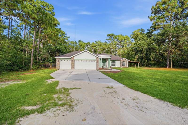 3 bedroom Single Family Residence at 18236 Macek Road, Royal Highlands, Weeki Wachee — photo 5