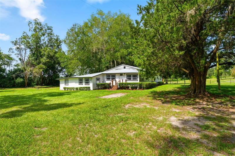 3 bedroom Single Family Residence at 6218 SW 202nd Street, Newberry, Newberry — photo 3
