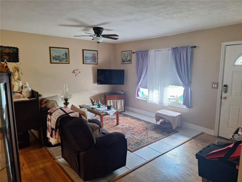 3 bedroom Single Family Residence at 402 Cicero Street, Port Charlotte Sec 008, Port Charlotte — photo 5