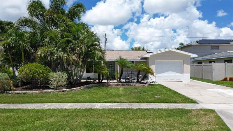 3 bedroom Single Family Residence at 6065 23rd Avenue, Sheryl Manor, St Petersburg — photo 2