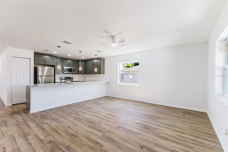 3 bedroom Single Family Residence at 6254 Spinnaker Boulevard, Port Charlotte Sub Sec 62, Englewood — photo 3
