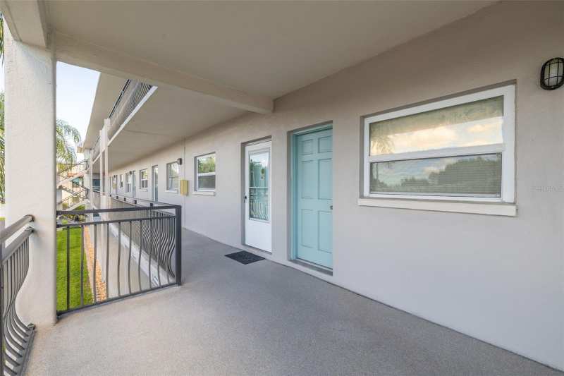 2 bedroom Condominium at 211 Pasadena Avenue #206, Parc Vendome Unit Condo, St Petersburg — photo 1