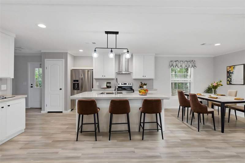 3 bedroom Manufactured Home at 781 Bayou Drive, Lake Kathryn Park 4th Add, Casselberry — photo 3