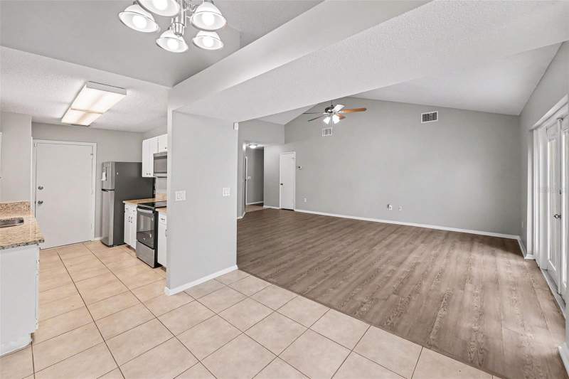 3 bedroom Single Family Residence at 8739 Osage Drive, Copperfield Unit 2, Tampa — photo 4