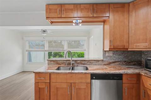 8359 Candlewood Road #8359, Seminole FL - photo 23 of 38