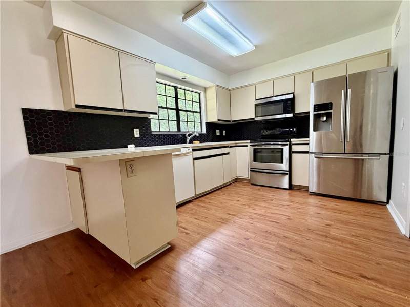 2 bedroom Townhouse at 2135 Balboa Way, Royale Bermuda Twnhs, Kissimmee — photo 3