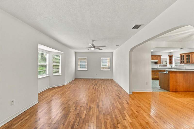 4 bedroom Single Family Residence at 212 S Bradford Avenue, Southern Pines, Tampa — photo 3