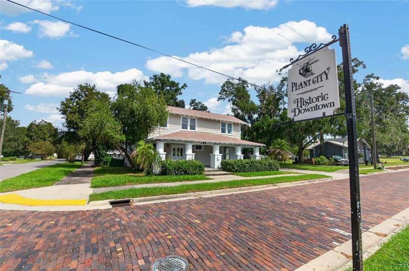 4 bedroom Single Family Residence at 408 W Herring Street, School Park, Plant City — photo 2