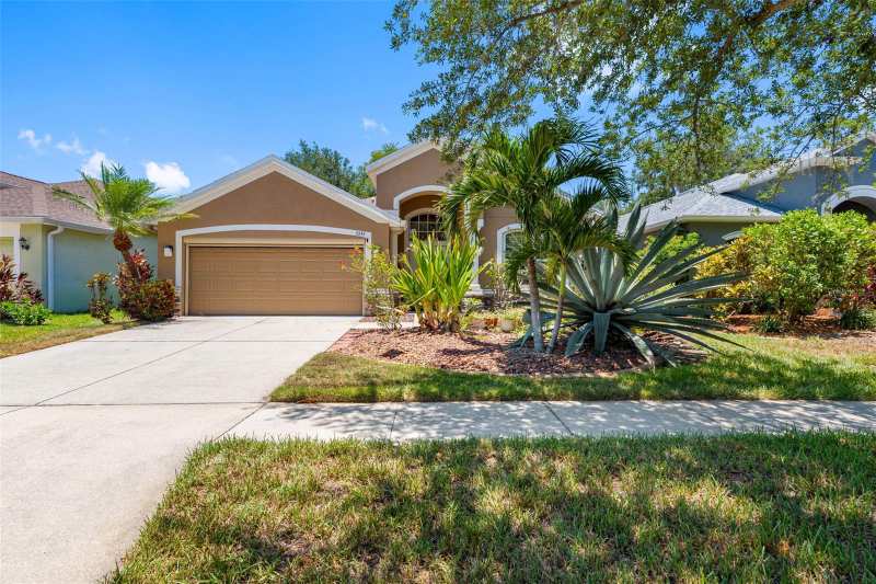 3 bedroom Single Family Residence at 5335 Clover Mist Drive, Braemar, Apollo Beach — photo 1