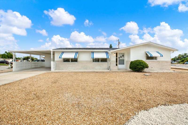 3 bedroom Single Family Residence at 1617 Derrick Street, Crest Ridge Gardens, Holiday — photo 1