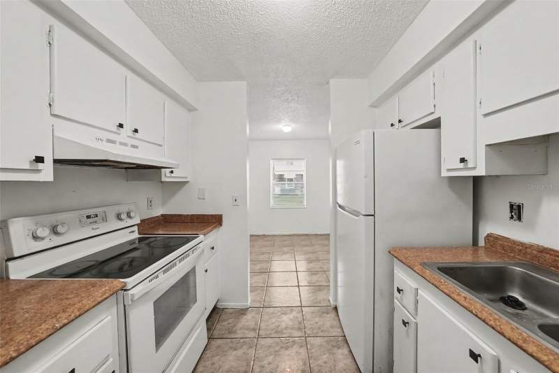 1 bedroom Condominium at 305 E Wellington Court #64, Westchester Manor A Condominiu, Tampa — photo 2