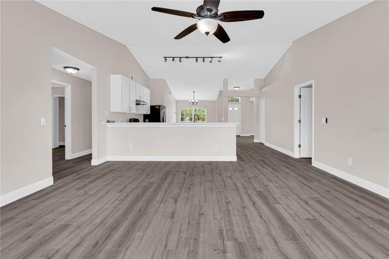4 bedroom Single Family Residence at 11644 Pineloch Loop, Pineloch Ph II Sub, Clermont — photo 3