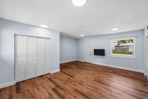 7002 Applewood Court, Tampa FL - photo 17 of 66