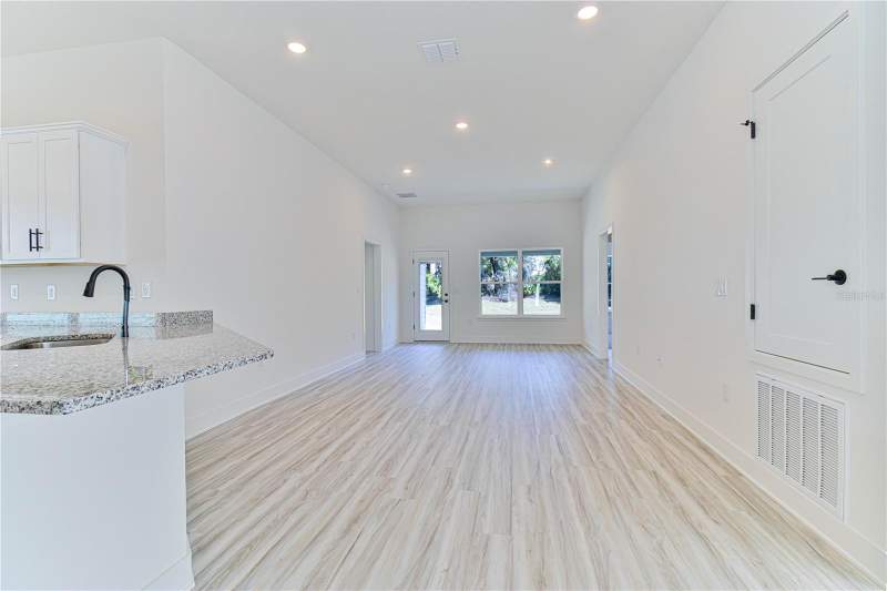 4 bedroom Single Family Residence at 16881 NW 176th Way, Briarwood, Alachua — photo 5