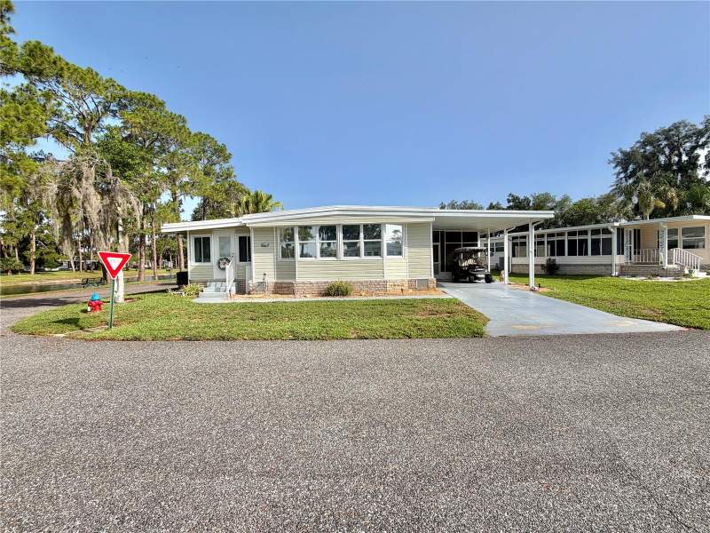2 bedroom Mobile Home at 105 TEMPLE COVE, HAWTHORNE AT LEESBURG A COOP, LEESBURG — photo 2