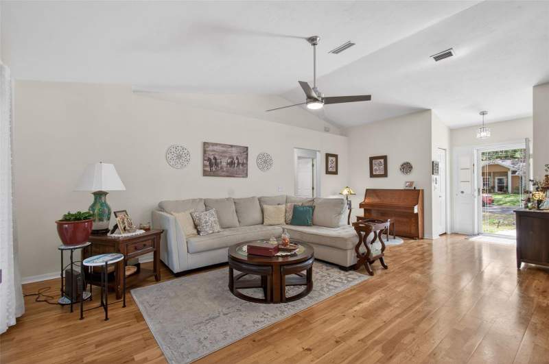 3 bedroom Single Family Residence at 6146 NW 38th Terrace, Victoria Square Cluster Ph 2, Gainesville — photo 5