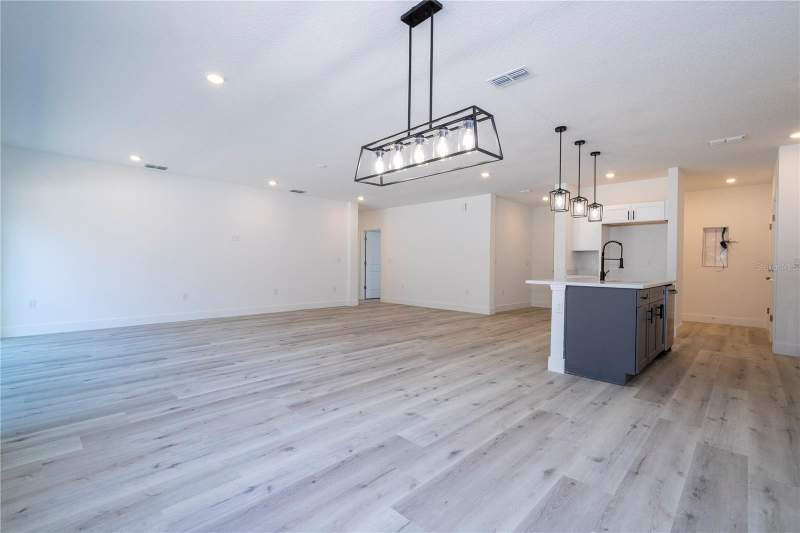 4 bedroom Single Family Residence at 42065 Tamarac Street, Royal Trails Unit 01, Eustis — photo 5
