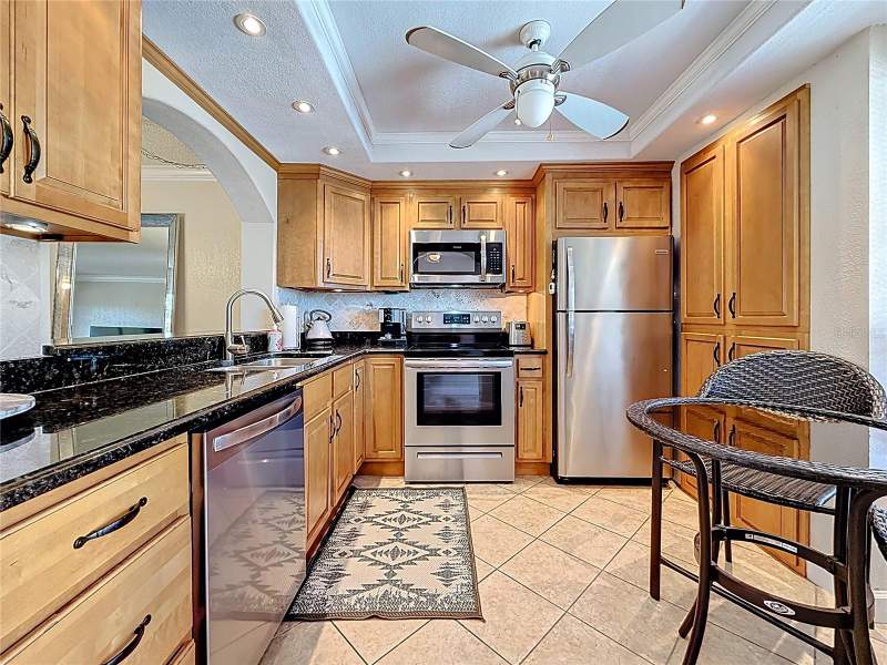2 bedroom Condominium at 2615 Cove Cay Drive #404, Cove Cay Village, Clearwater — photo 4