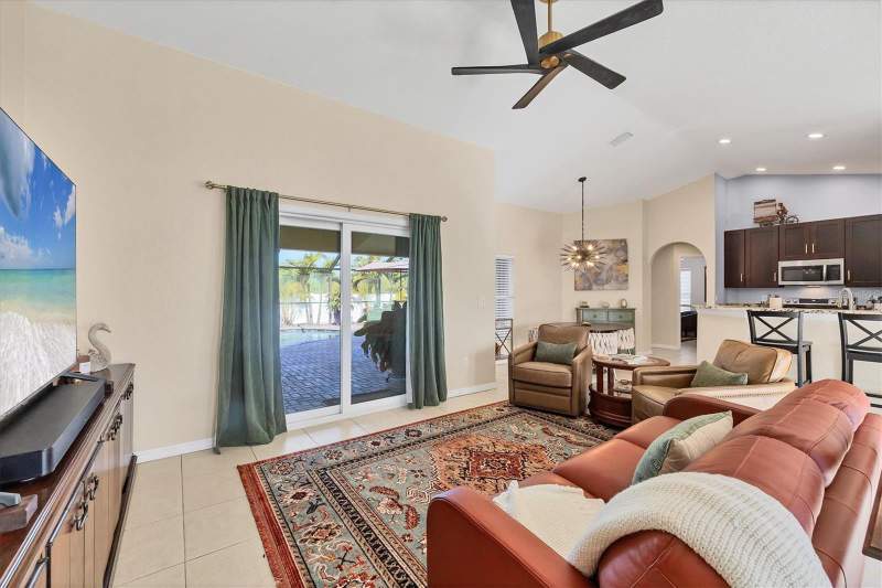 3 bedroom Single Family Residence at 10039 Sunday Drive, Port Charlotte Sec 87, Port Charlotte — photo 4