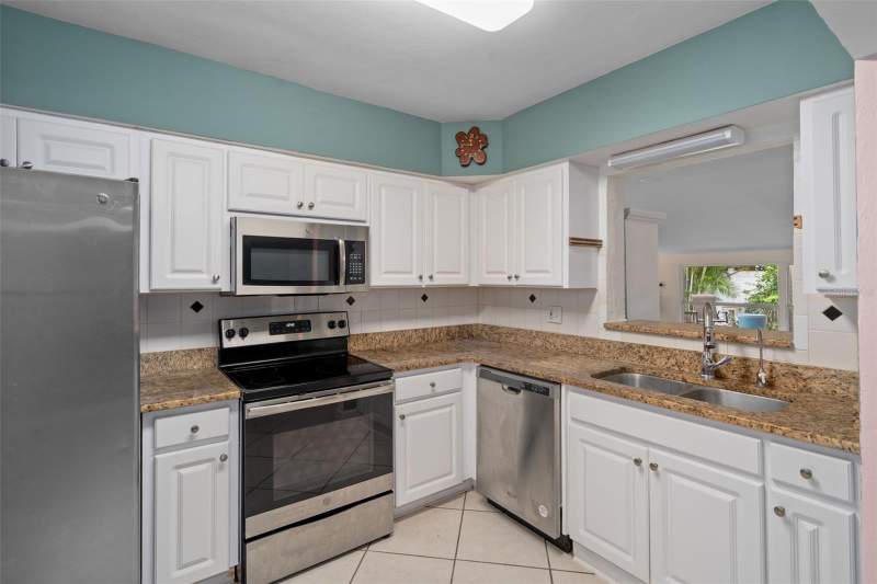 3 bedroom Single Family Residence at 9812 51ST AVENUE, BAY PINES ESTATES, ST PETERSBURG — photo 3