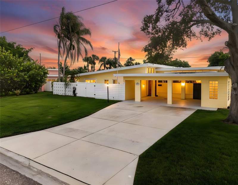 4 bedroom Single Family Residence at 3901 50TH AVENUE, MAXIMO MOORINGS, ST PETERSBURG — photo 1