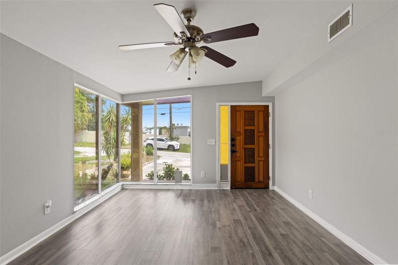 4 bedroom Single Family Residence at 2116 W Abdella Street, West Tampa Heights, Tampa — photo 3