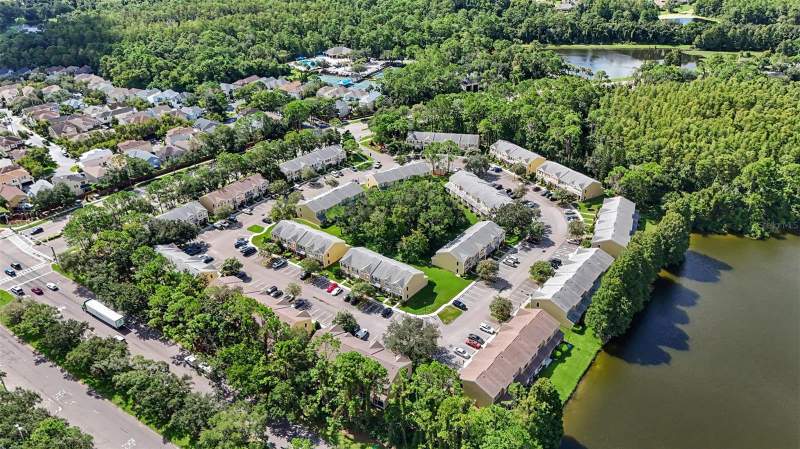 2 bedroom Townhouse at 12434 Berkeley Square Drive, Berkeley Square, Tampa — photo 3