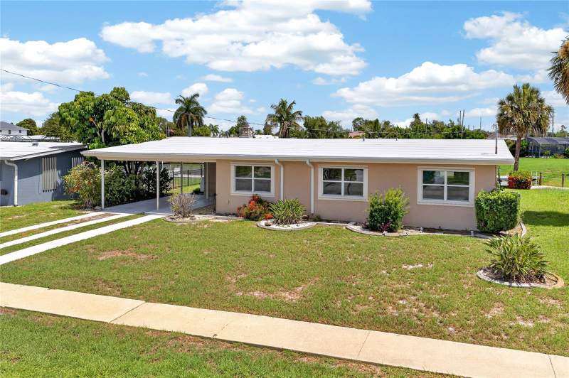 3 bedroom Single Family Residence at 321 Weber Terrace, Port Charlotte Sec 025, Port Charlotte — photo 2
