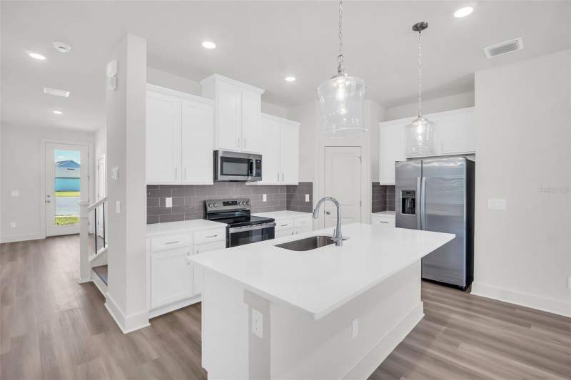 3 bedroom Single Family Residence at 13718 Homeridge Court, Emerald Fields, Hudson — photo 3