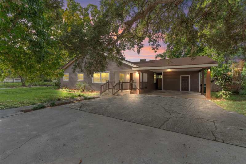 5 bedroom Single Family Residence at 1127 Wyatt Street, Barnes Sub, Clearwater — photo 1