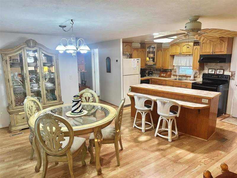 2 bedroom Mobile Home at 11211 101st Street #93, Lake Seminole Resort North M/H Unrec, Largo — photo 2