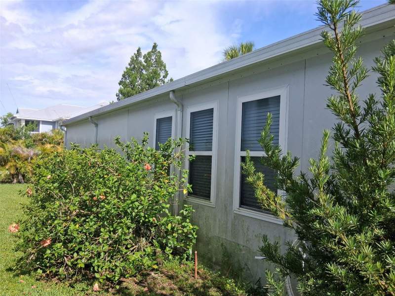 2 bedroom Mobile Home at 24437 Harborview Road #36, Mary Lu Mhp, Punta Gorda — photo 3