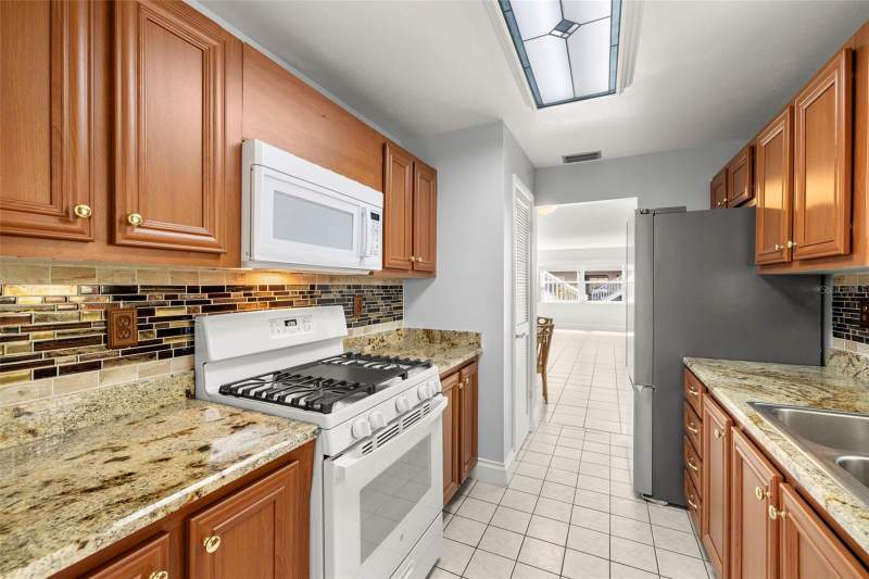 2 bedroom Condominium at 10038 62nd Terrace #1, Long Bayou, St Petersburg — photo 3