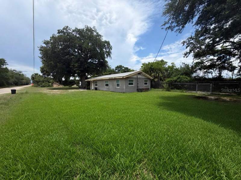 3 bedroom Single Family Residence at 3316 W 5th Street, Smiths M M, Sanford — photo 2