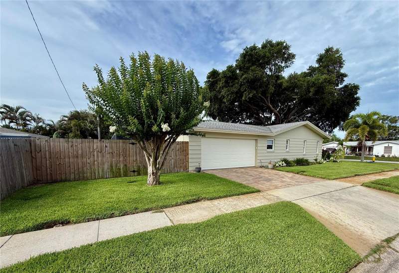 2 bedroom Single Family Residence at 1853 Paradise Lane, Midway Acres, Clearwater — photo 4