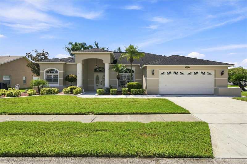 3 bedroom Single Family Residence at 8704 Cypress Lakes Boulevard, Cypress Lakes, New Port Richey — photo 1