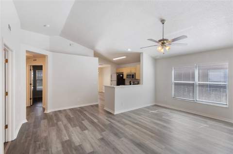 7456 Oxford Garden Circle, Apollo Beach FL - photo 6 of 24