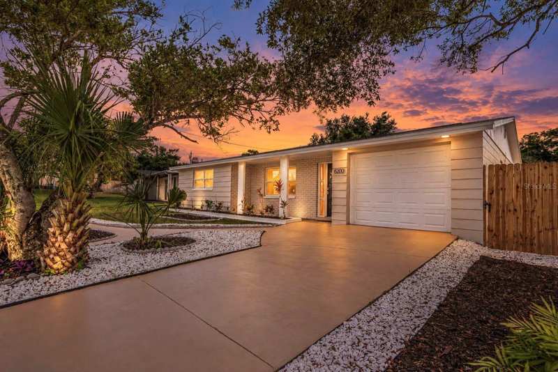 3 bedroom Single Family Residence at 6200 Emerald Drive, Golden Heights, New Port Richey — photo 1