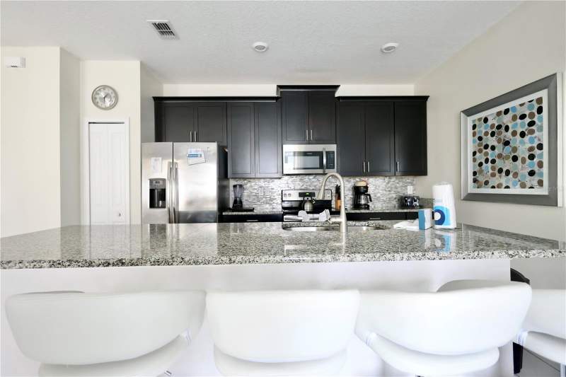 4 bedroom Townhouse at 9063 Dogleg Drive, Stoneybrook South, Davenport — photo 5