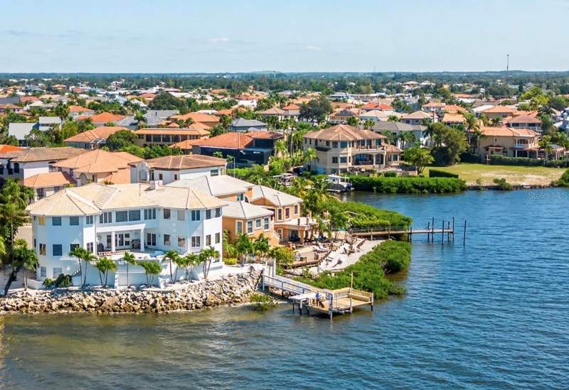 5 bedroom Single Family Residence at 1021 Symphony Isles Boulevard, Symphony Isles Unit Five, Apollo Beach — photo 5